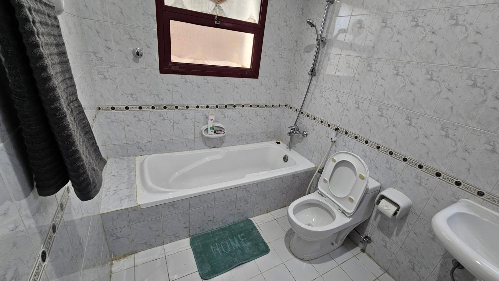 Проживання в сім'ї Deluxe Near Airport
