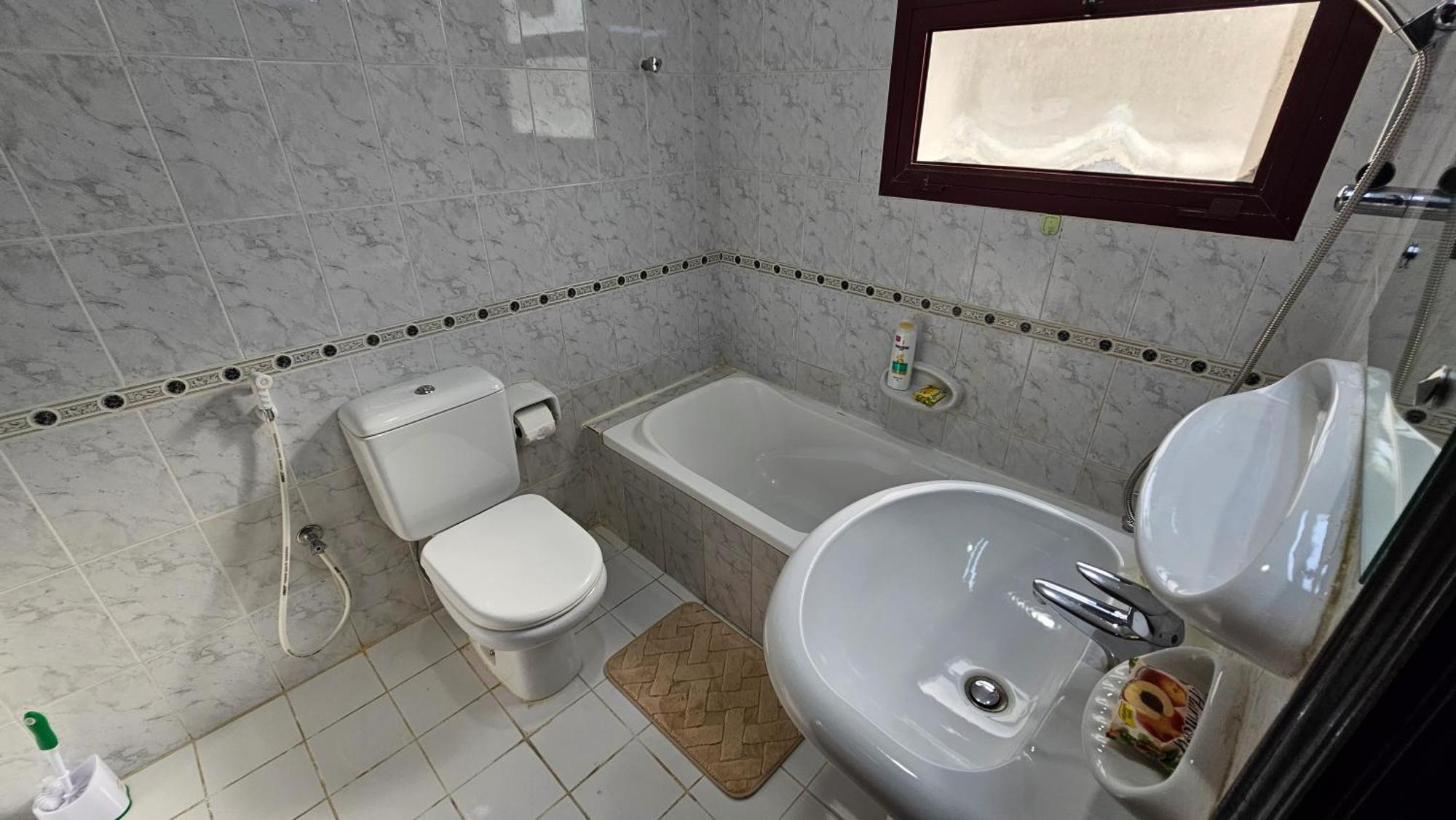 Проживання в сім'ї Deluxe Near Airport